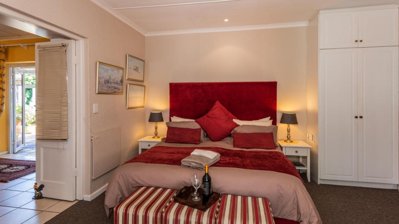 Brown Jug Guest House Hermanus Exterior photo