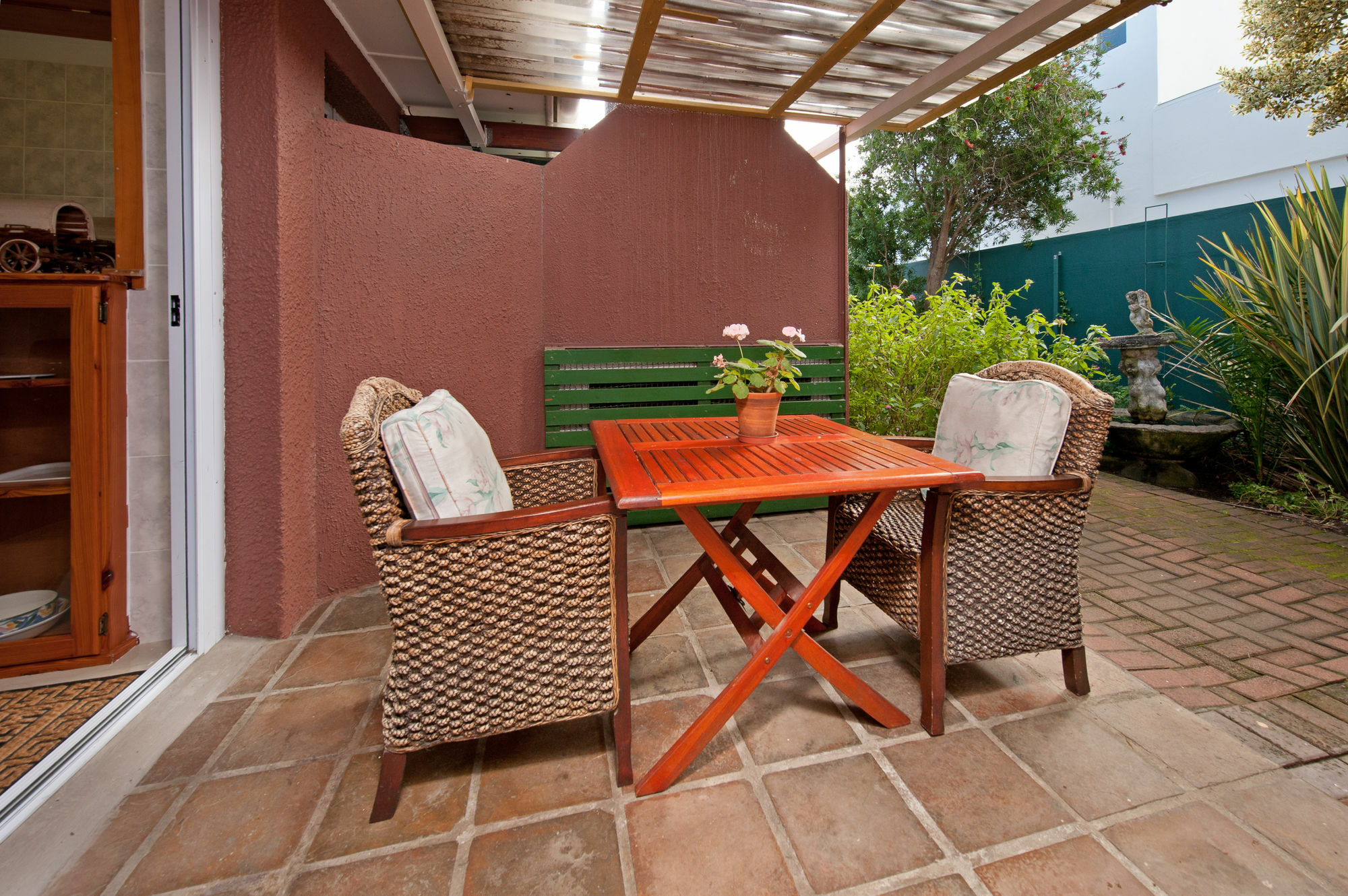Brown Jug Guest House Hermanus Exterior photo